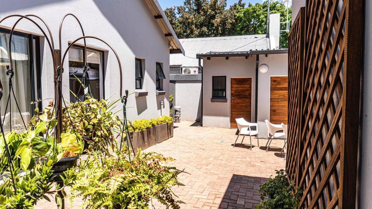 Explorer Backpackers Johannesburg Bagian luar foto